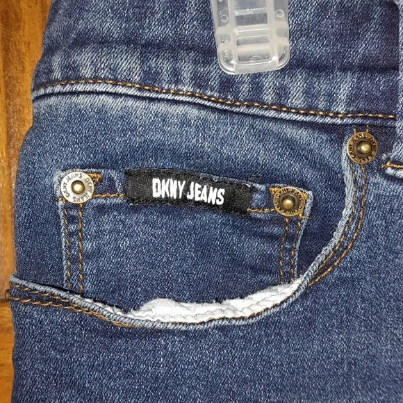 DKNY JEANS Womens 30, Medium wash skinny jean Denim - Picture 2 of 8